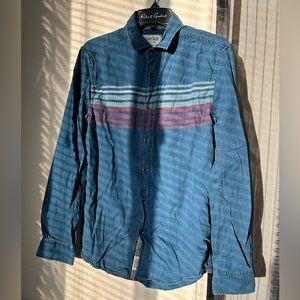 Vintage looking long sleeve mans